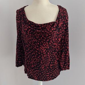 Black and red 3/4 length sleeve top